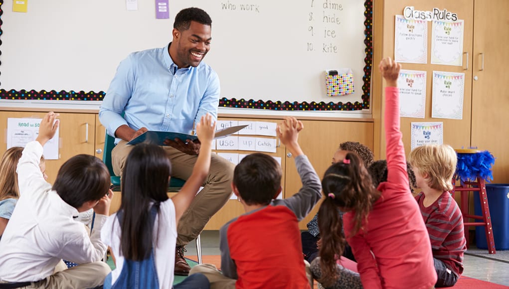  Teacher with kids in classroom