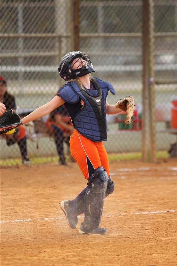 softball catcher 